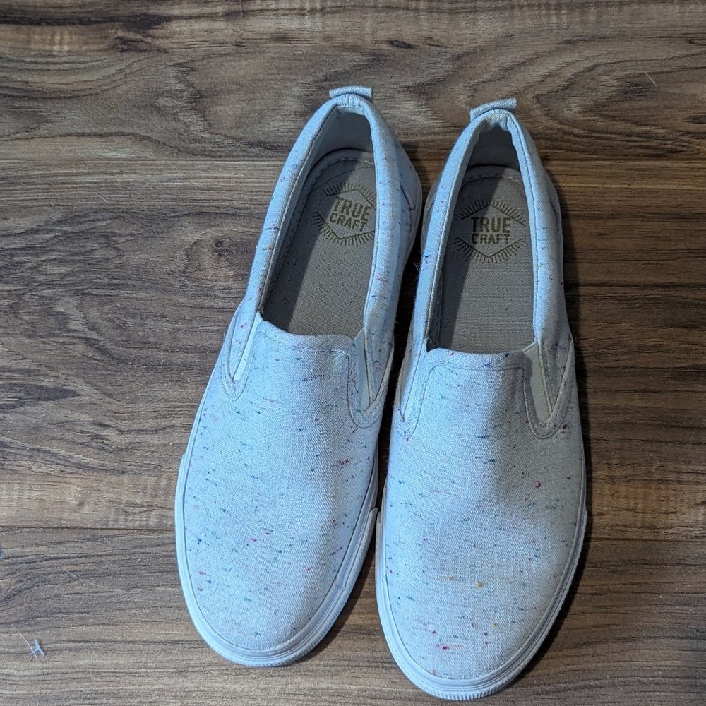 True Craft Size 8 Slip on Sneaker